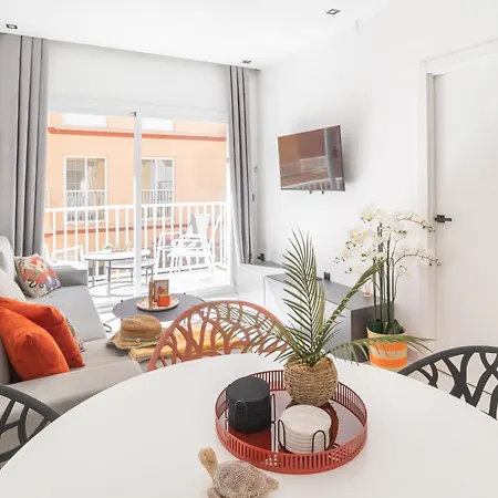 Beautiful & Fully Renovated 2bd - In Center - 20 Meters From Apartment *