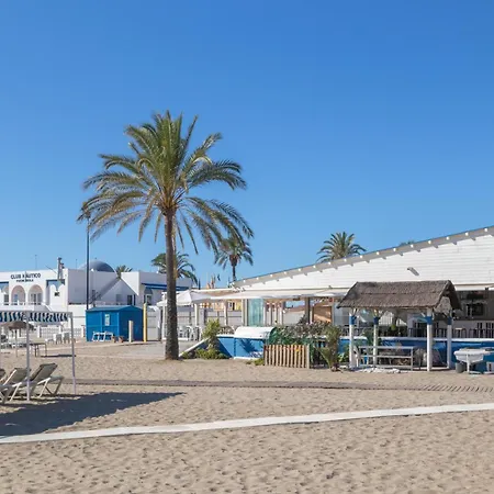 Beautiful & Fully Renovated 2bd - In Center - 20 Meters From Apartment